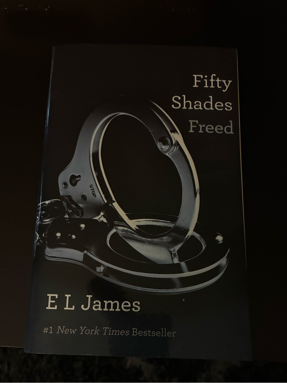 Fifty Shades Freed by E L James - Black Cover